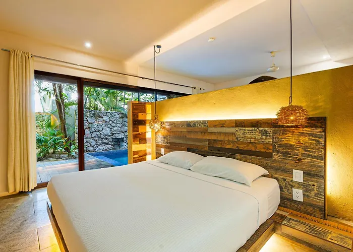 Kuun Taak Hotel 3*