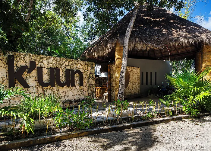Kuun Taak Hotel